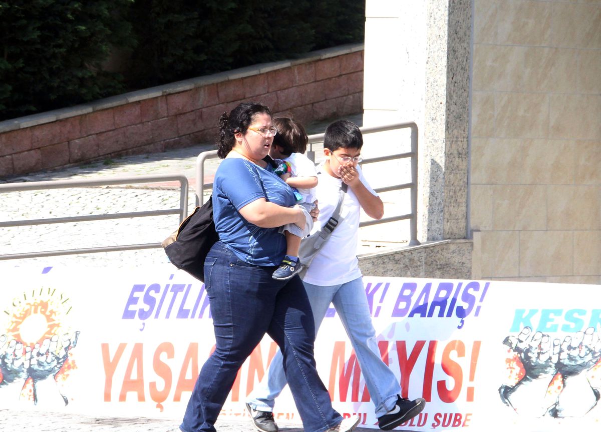 Anne ve Bebeği de Biber Gazından Etkilendi