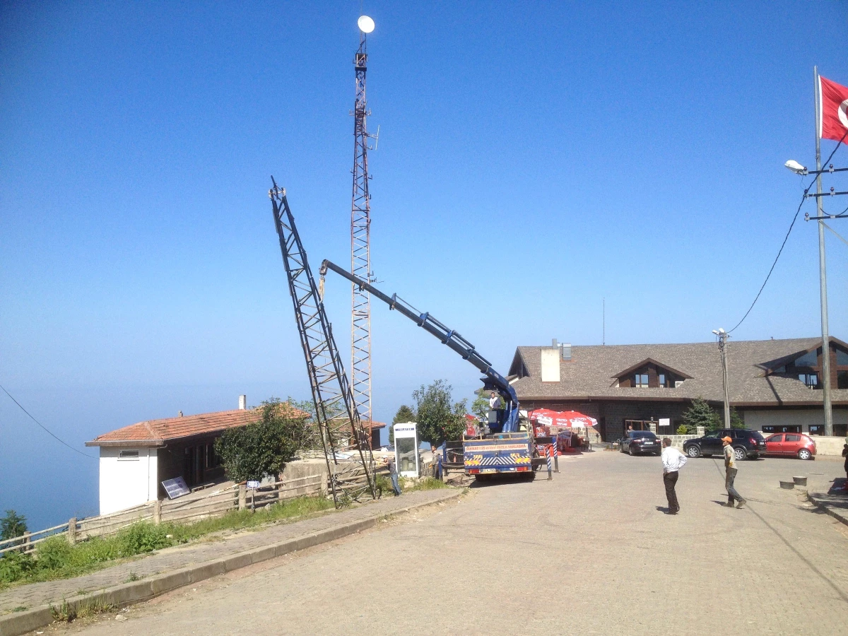 Boztepe\'de Radyo Verici Direkleri Kaldırıldı
