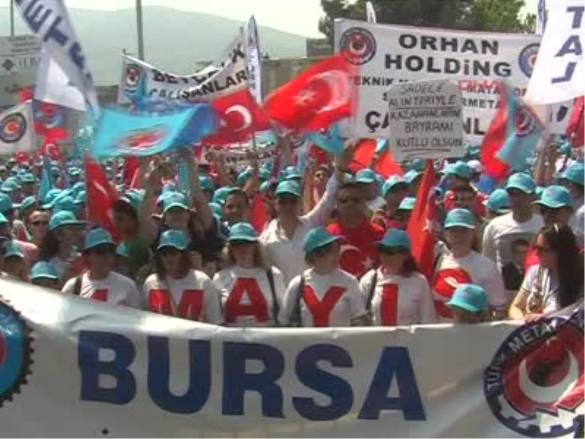 Bursa\'da Gergin 1 Mayıs Kutlaması