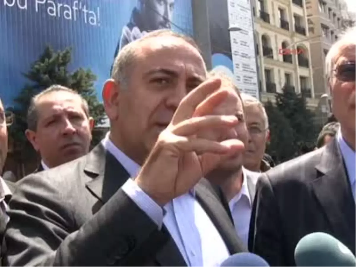 CHP\'li Gürsel Tekin: Apoletli Evren Gitti, Apoletli Tayyip Geldi