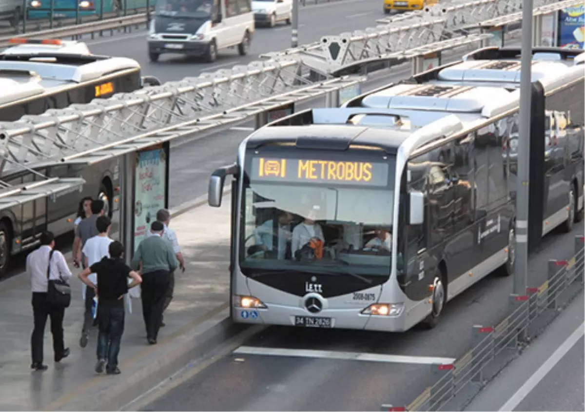 Dolmabahçe Caddesi Trafiğe Açıldı