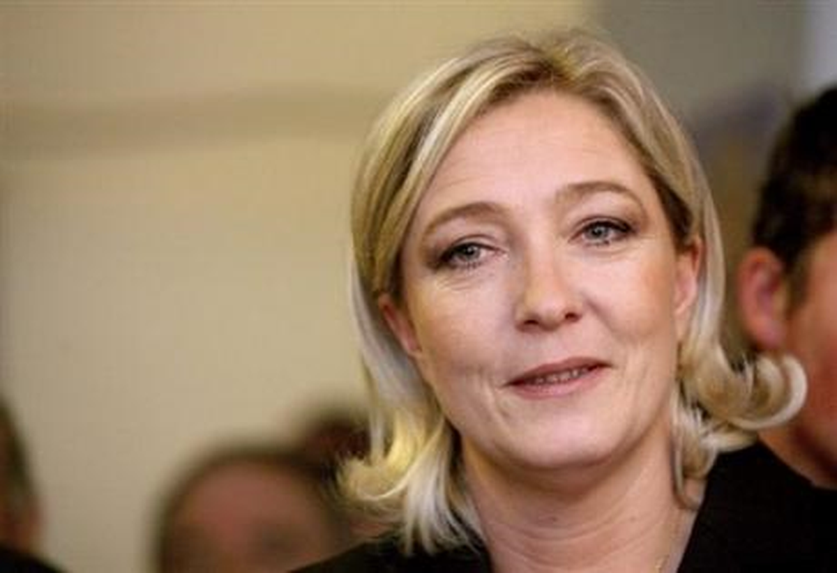 Fransa\'da Le Pen Taraftarları, Paris\'te Gösteri Düzenledi