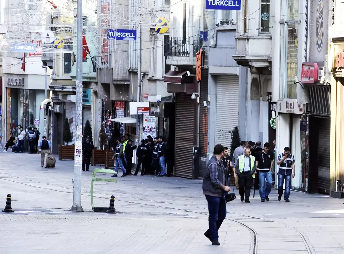 İstiklal Caddesi Polise Kaldı