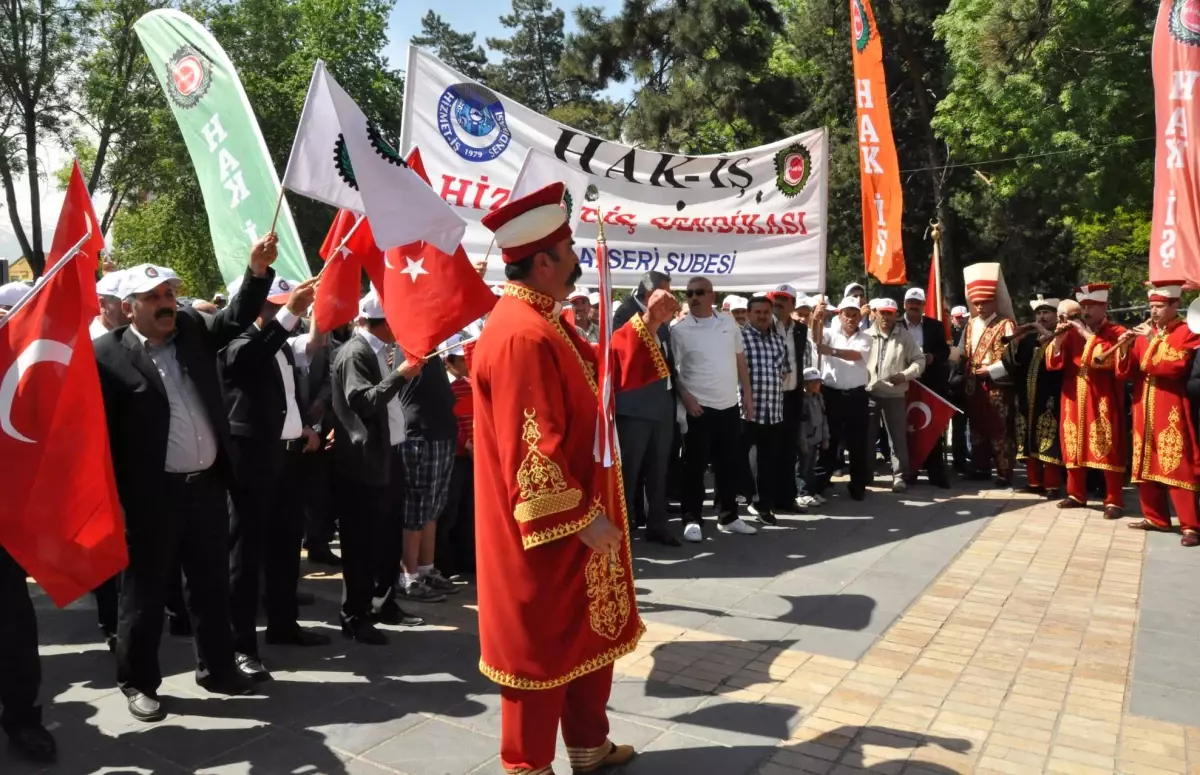 Kayseri\'de 1 Mayıs Mehter Marşlarıyla Kutlandı