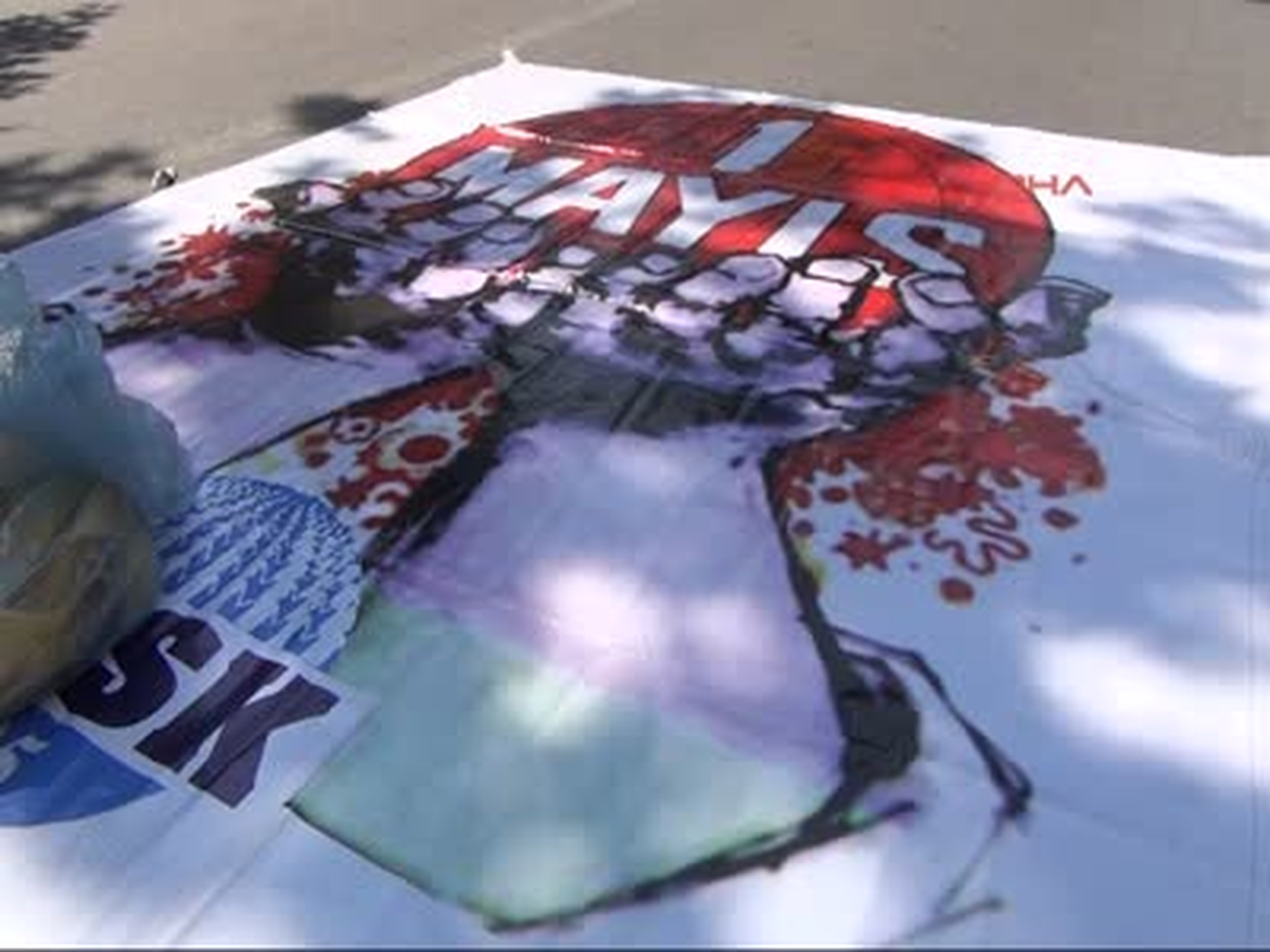 Manisa\'daki Kutlamada Kürtçe Protestosu