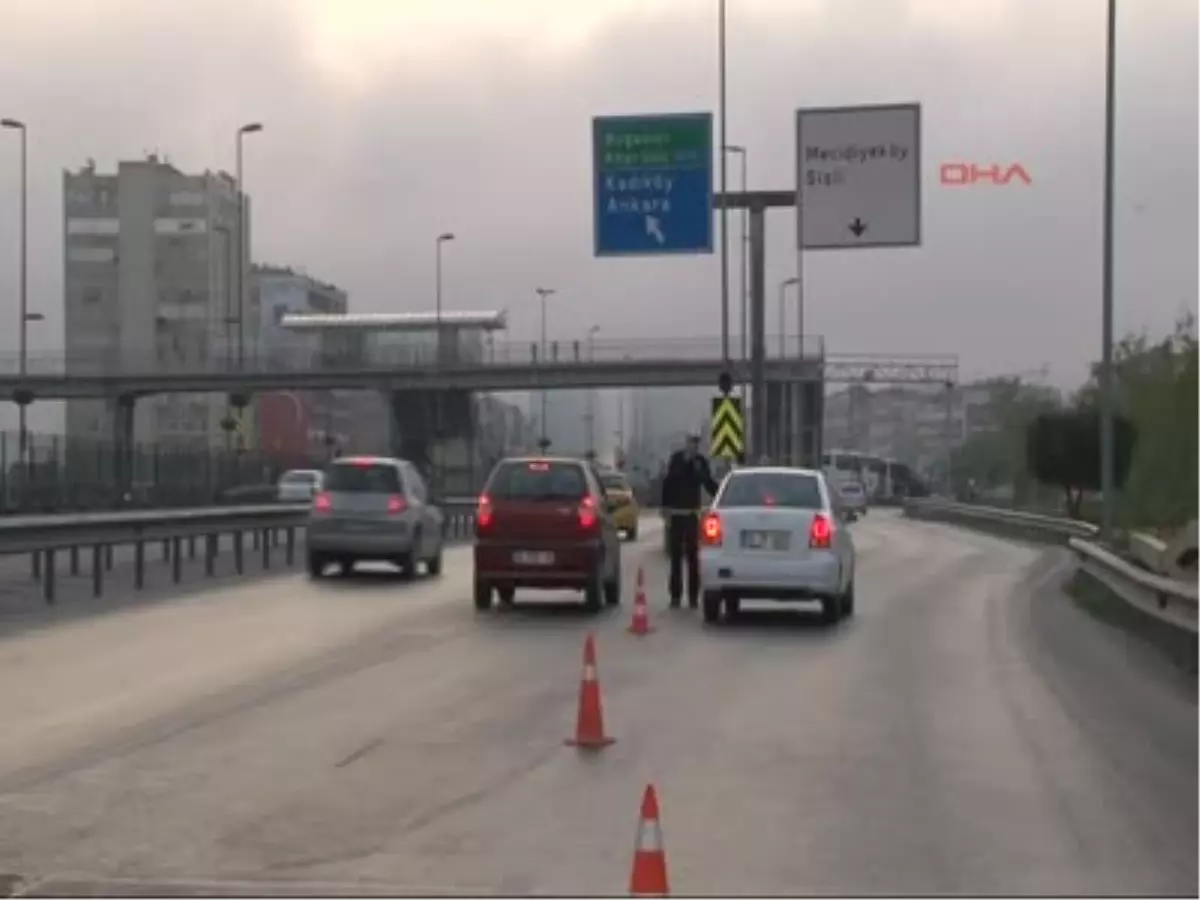 Metrobüs Durdu, Vatandaşlar Geri Döndü