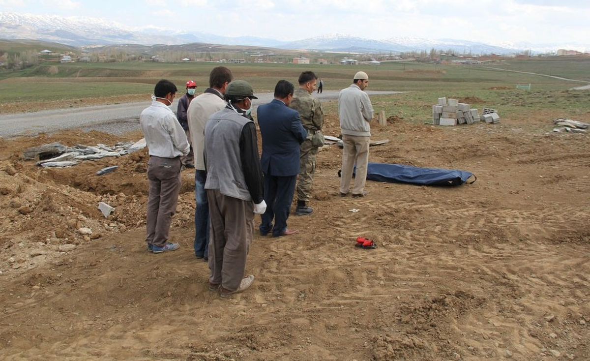 Pakistanlı Mülteci Başkale'de Toprağa Verildi