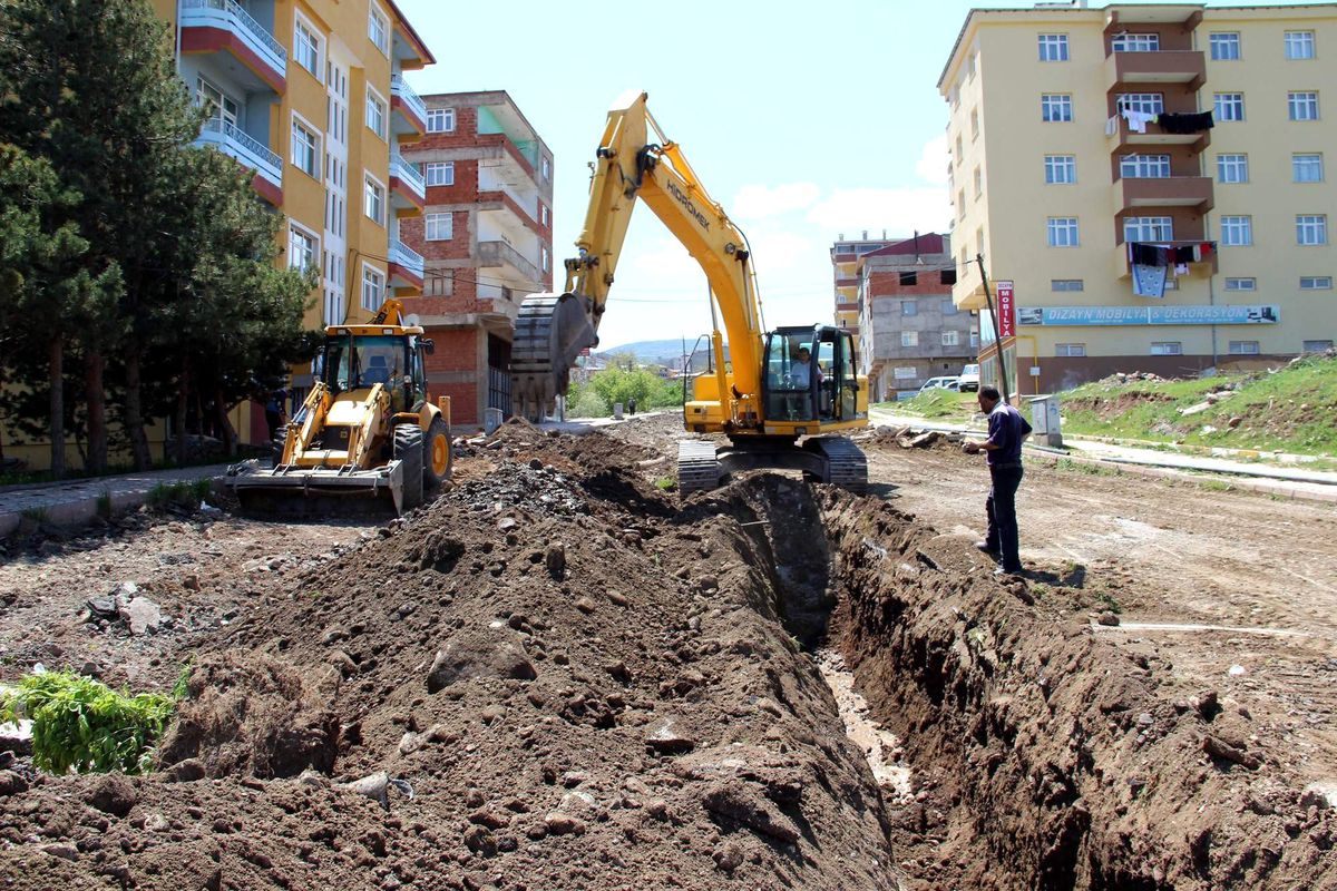 Suşehri\'nin İlçe Giriş Yolları Yeniden Yapılıyor