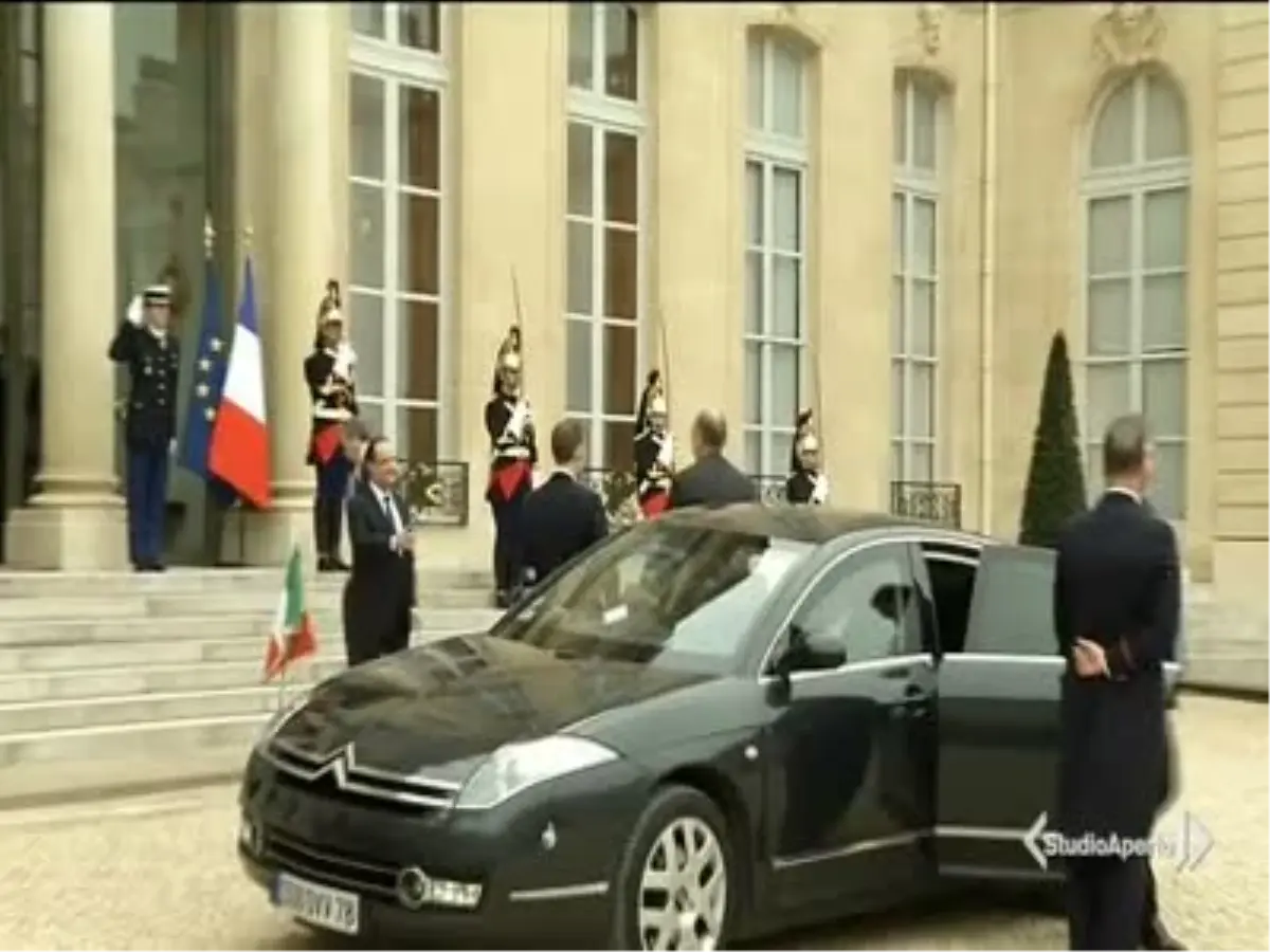 İtalya Başbakanı Letta, Paris\'te