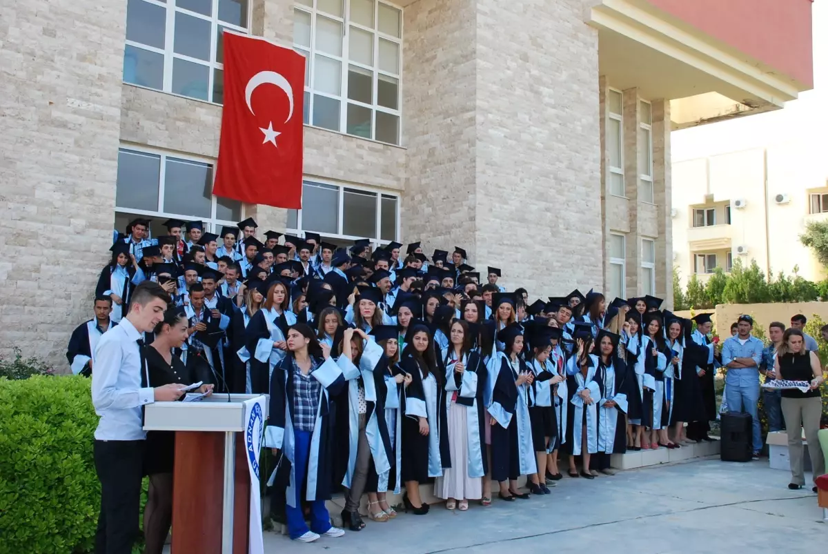 Adü Didim Myo\'da Mezuniyet Sevinci