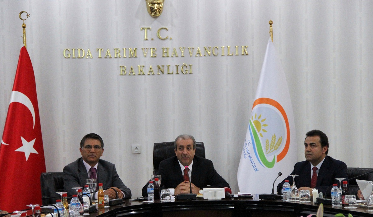 Bakan Eker\'den "Takviye Edici Ürün" Açıklaması