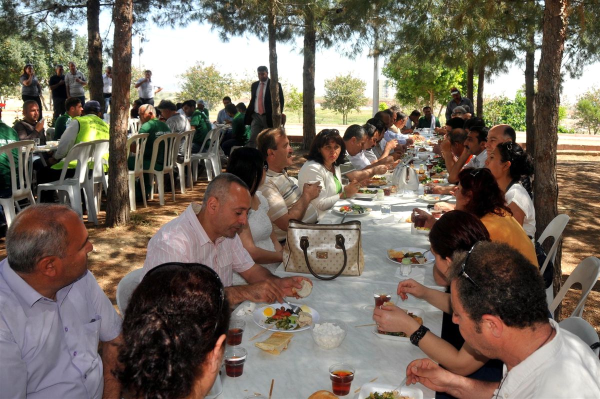 Barış ve Kardeşlik Ormanı\'nda Bahar Temizliği