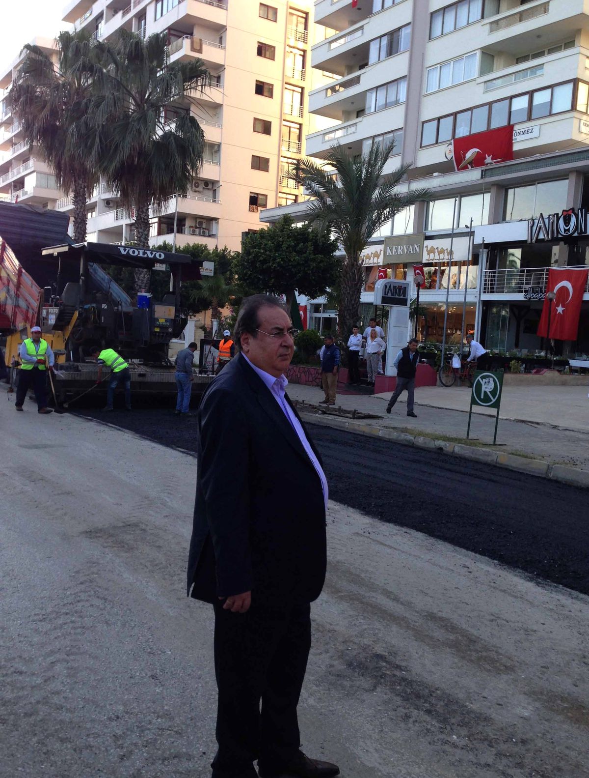 Büyükşehir Belediyesi Asfalt Çalışmalarını Sürdürüyor