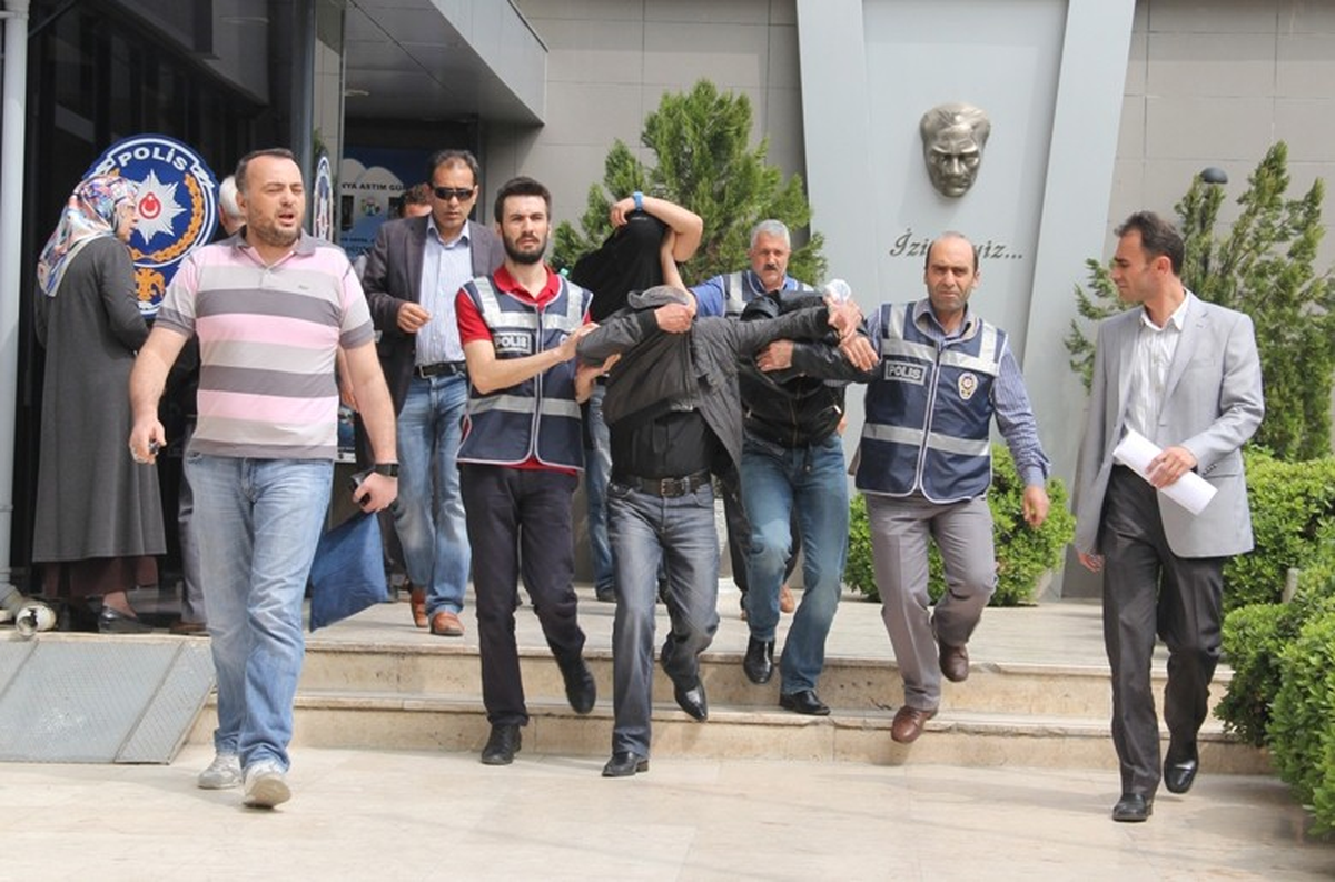 "Çocuk Bakıcılığı Yapacaksınız" Deyip Fuhuş Yaptırdılar