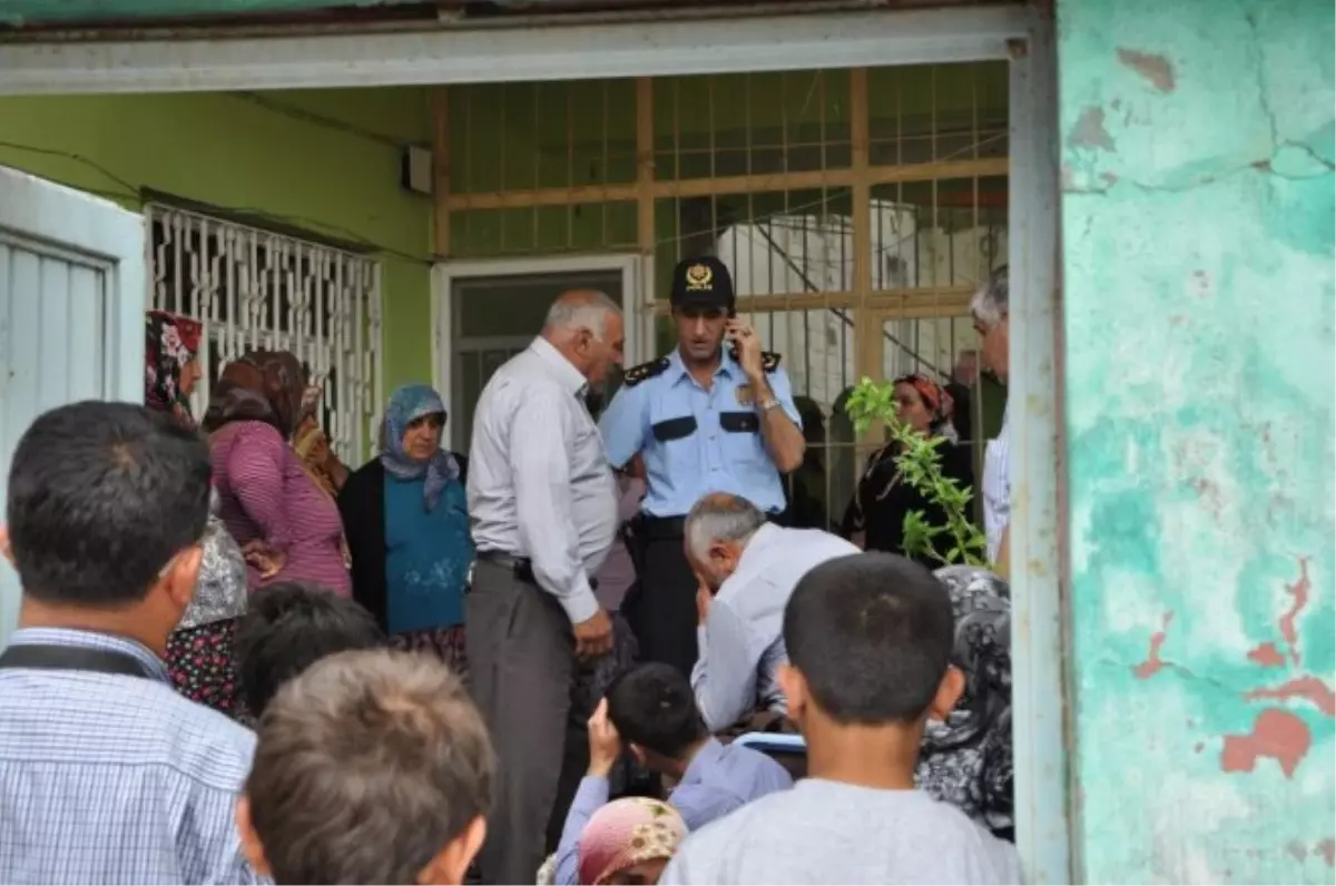 (Düzeltme) Şehit Polis\'in Baba Evine Ateş Düştü