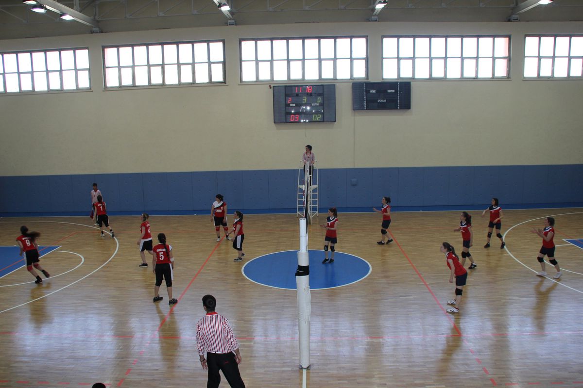 Fakülteler Arası Voleybol Maçları Başladı