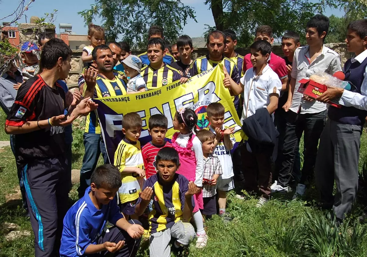 Fenerbahçe İçin Türbede Dua Ettiler