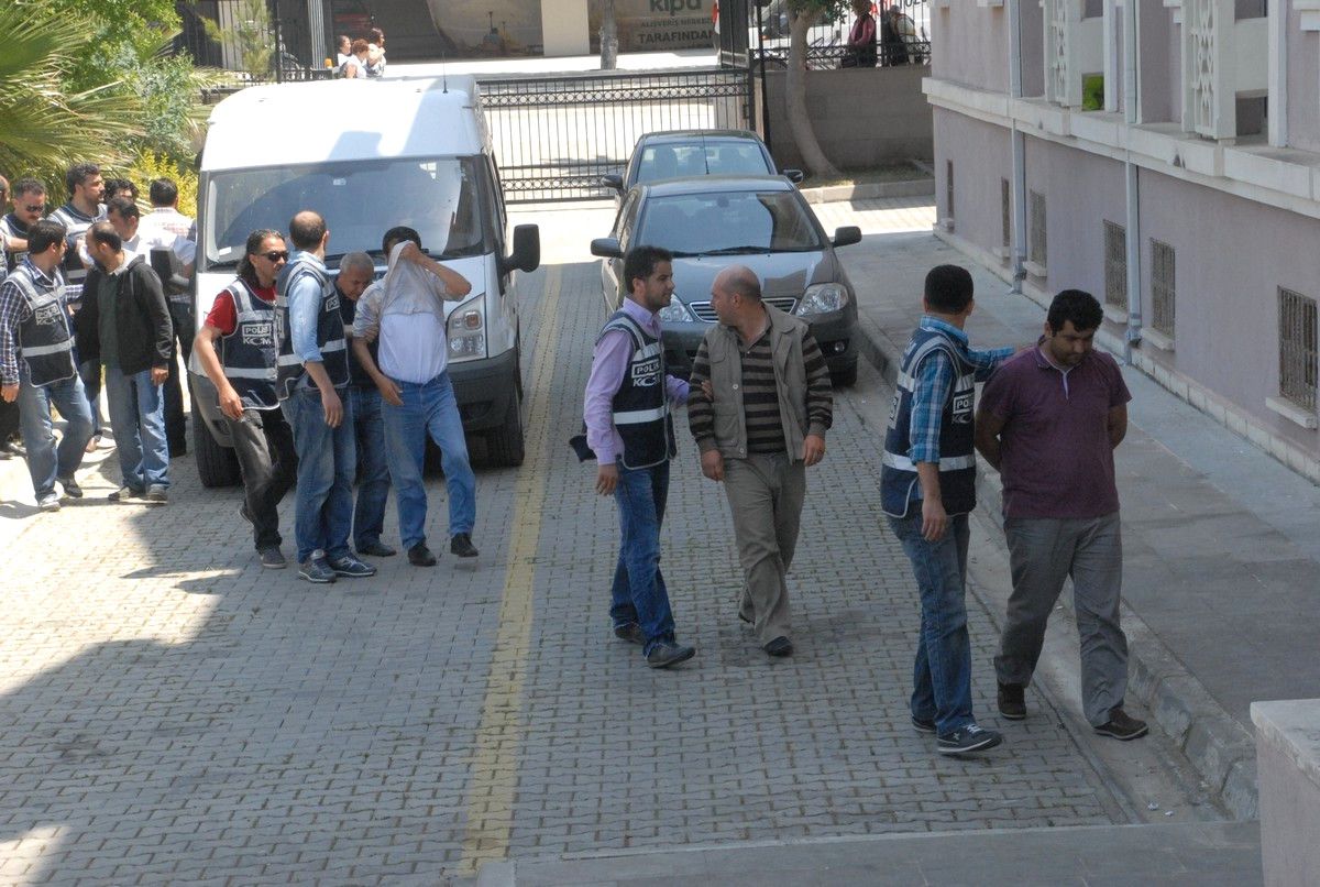 Fethiye\'de Gözaltına Alınan 20 Kişi Adliyeye Sevk Edildi