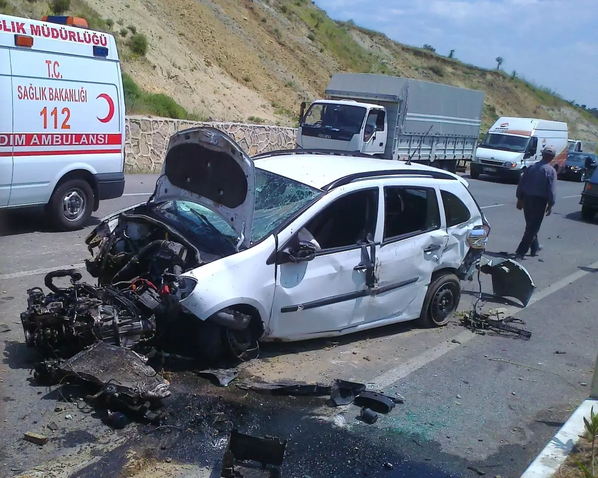 Hastane Dönüşü Kaza Yapan Baba Oğul Yeniden Hastaneye Kaldırıldı