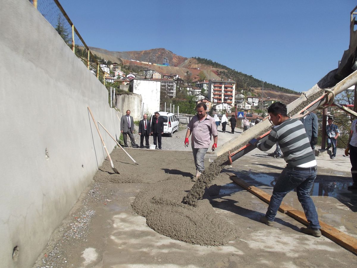 Küre Eti Bakır A.ş\'den Okullara Beton Desteği