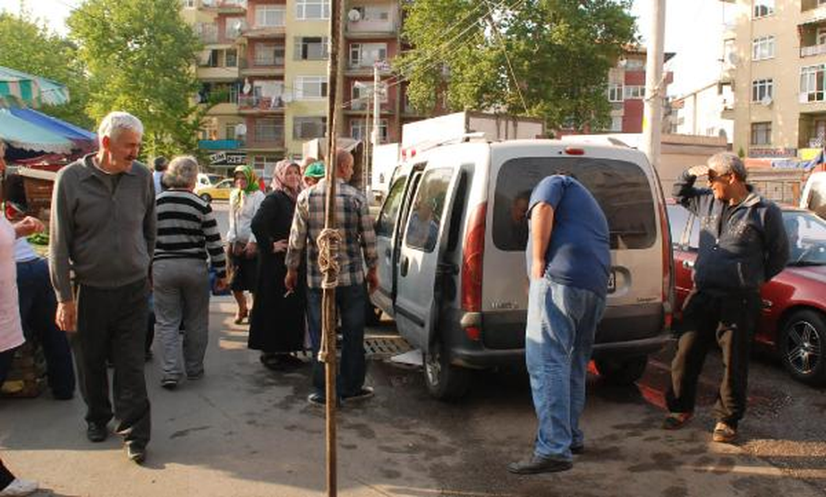 Kurt Köpeği, Atladığı Araçtan 1 Saat İnmedi