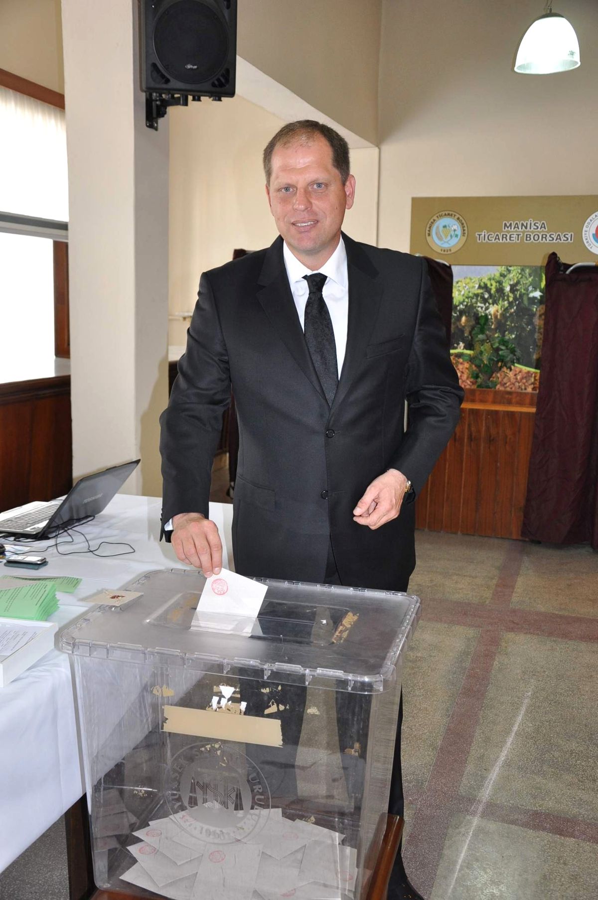 Manisa Ticaret Borsası\'nın Başkanı Özkasap Oldu