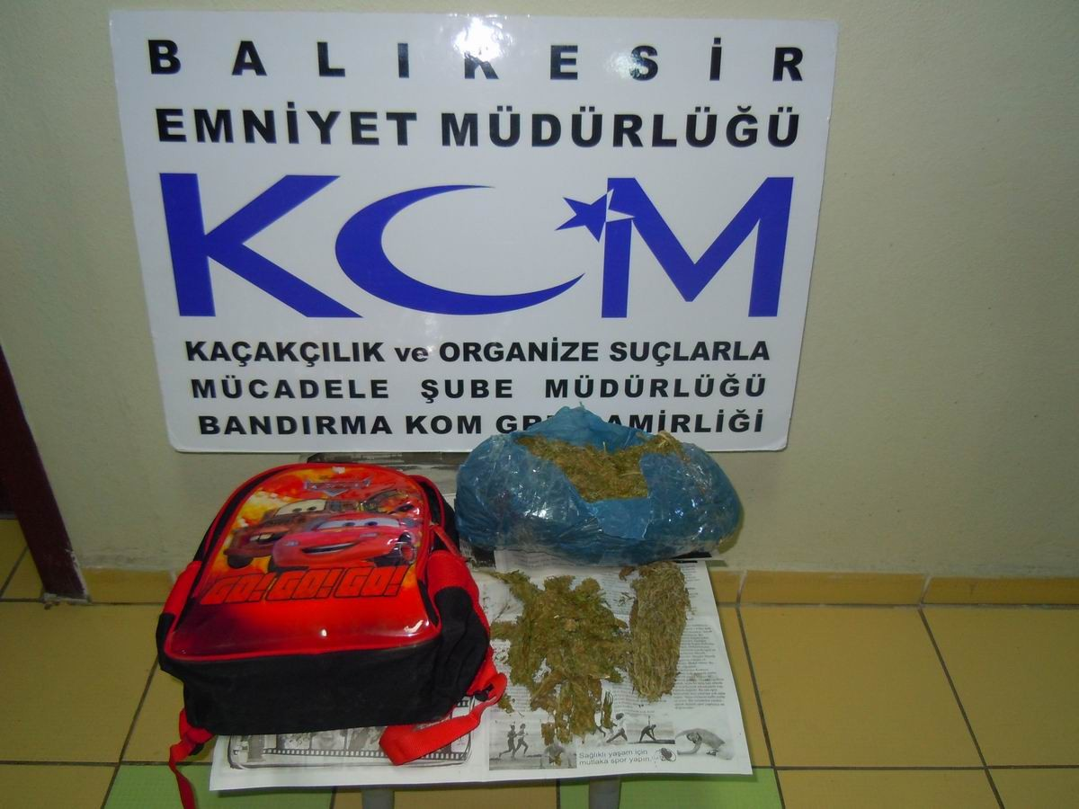 Okul Çantasında Esrar Satışı