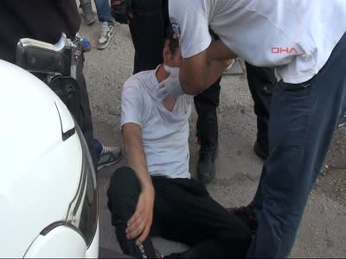 Polisi Görünce Bayılıyormuş Gibi Yaptı