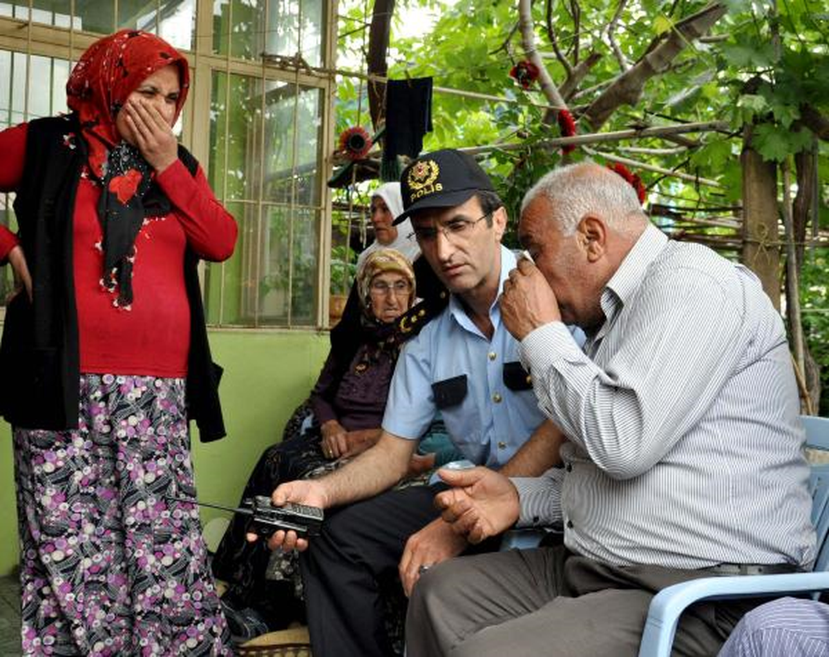 Şehit Polisin Baba Ocağına Ateş Düştü