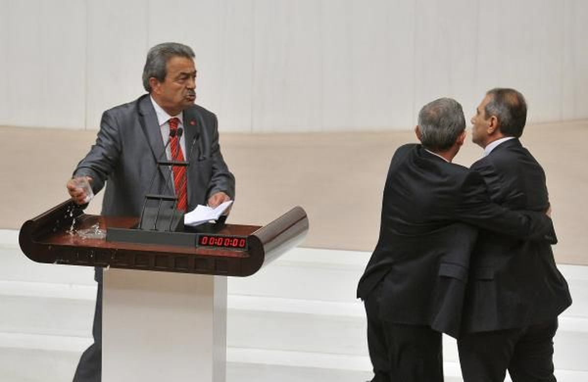 TBMM Genel Kurulu\'ndaki Küfürlü Tartışma