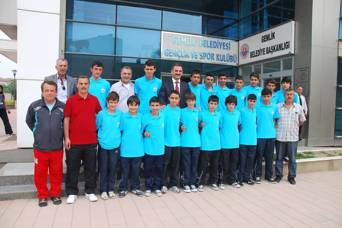 U 14 Takımını Yılmaz Uğurladı