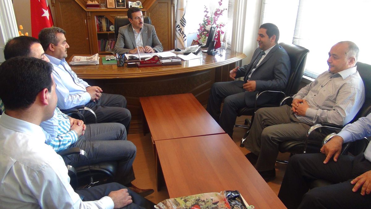 2. Organize Sanayi İş Adamları Derneği Yönetimi, AK Parti\'yi Ziyaret Etti