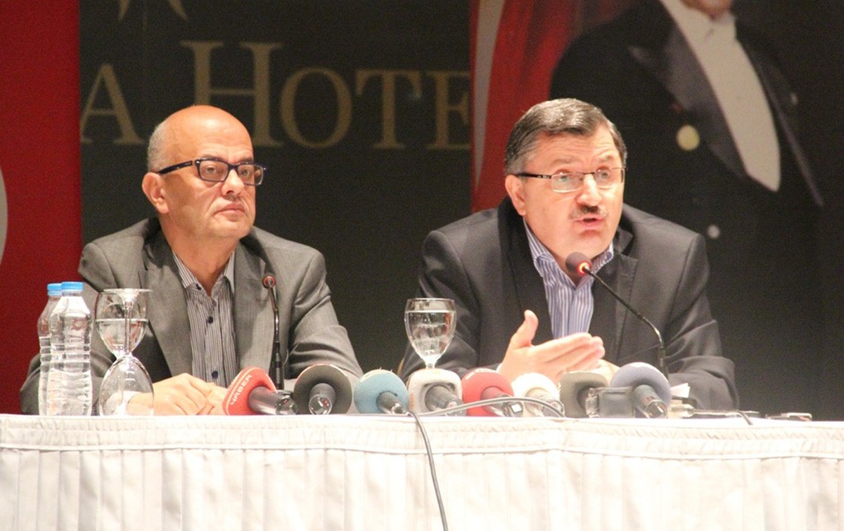 Akil İnsanlardan Yeni Anayasa Vurgusu