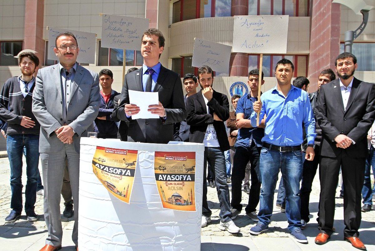 Bayburt Üniversitesi Öğrencilerinden Ayasofya İçin İmza Kampanyası