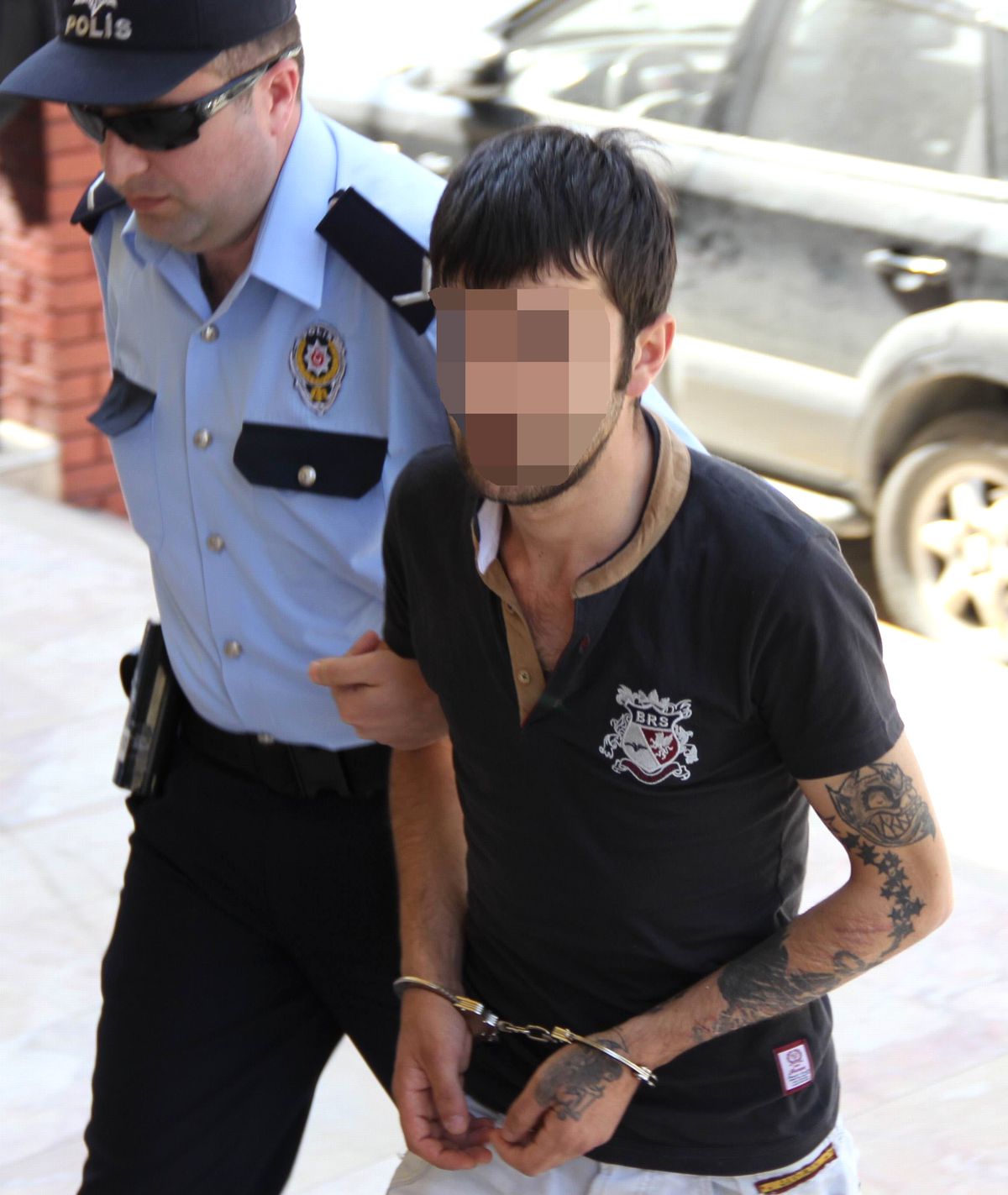 Cam Kırmaya Gözaltı