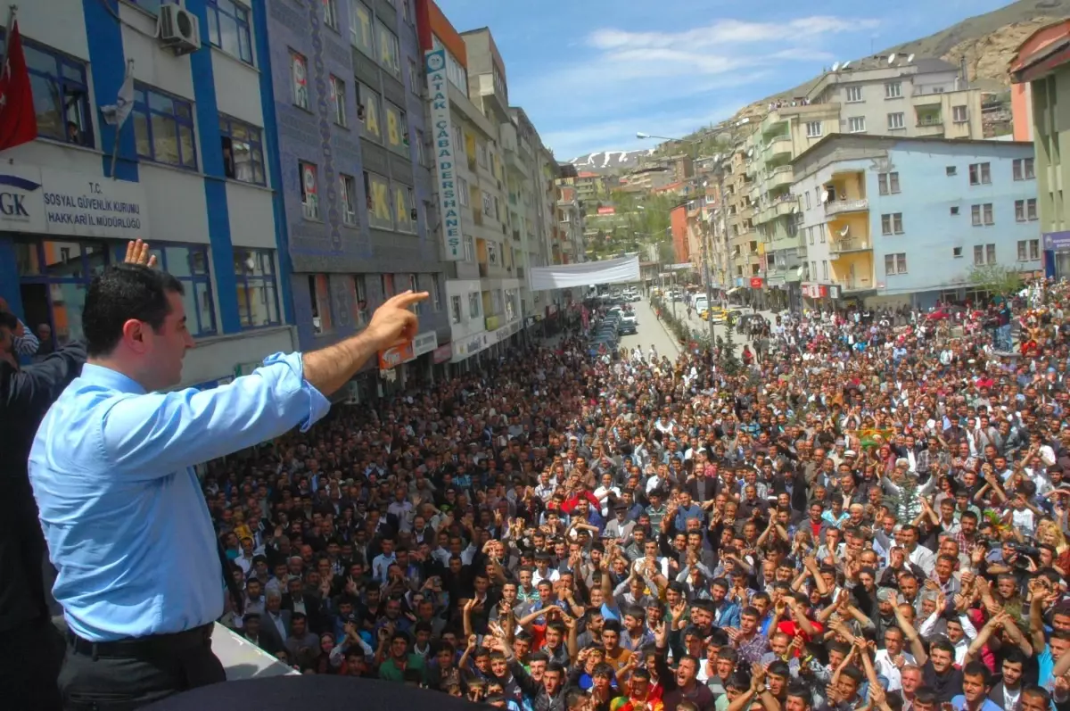 Demirtaş\'tan Liderlere Çağrı