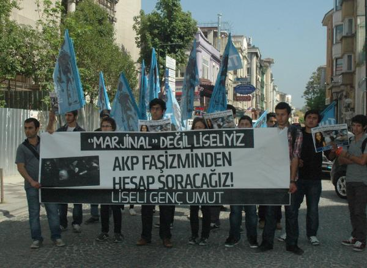 Dilan\'a Destek Eylemine Polis Engeli