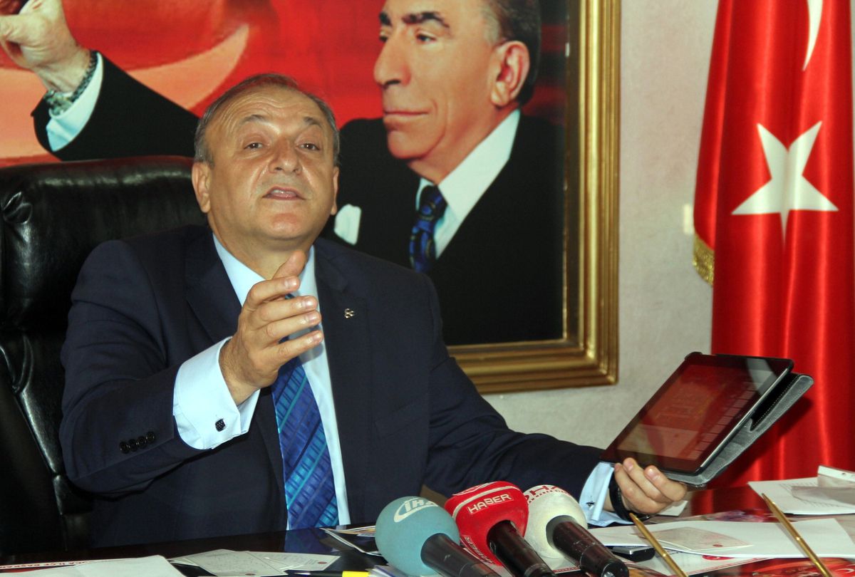 Dünya Starı Justın, MHP\'li Vural\'ın Diline Dolandı