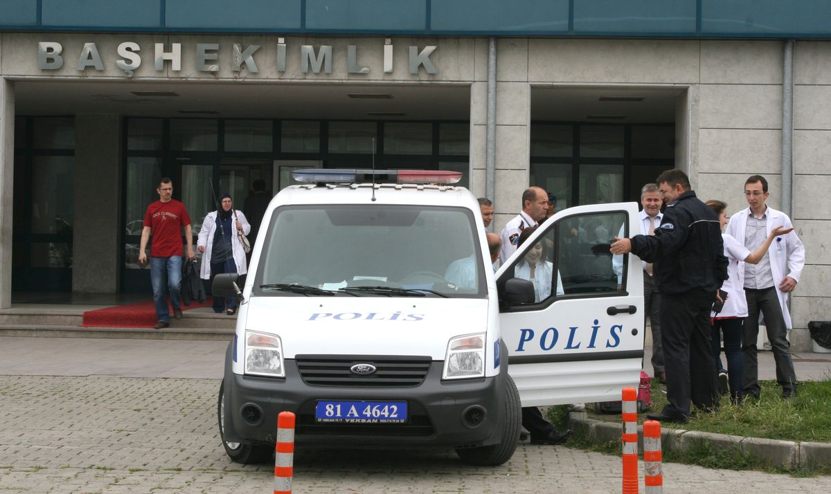 Düzce\'de Şüpheli Valiz Alarmı