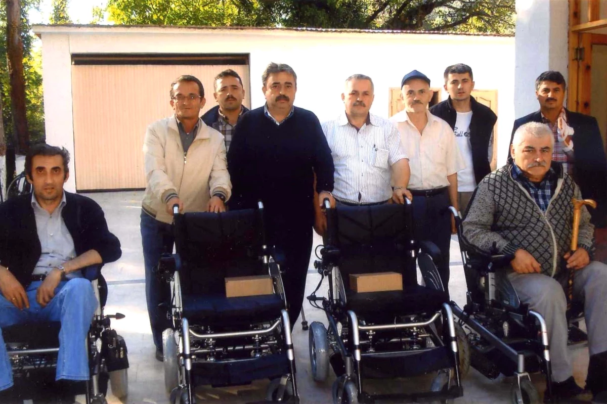 Engelli Vatandaşların Akülü Araba Sevinci