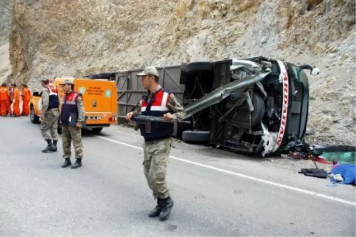 Erzurum\'da Yolcu Otobüsünün Devrilmesi