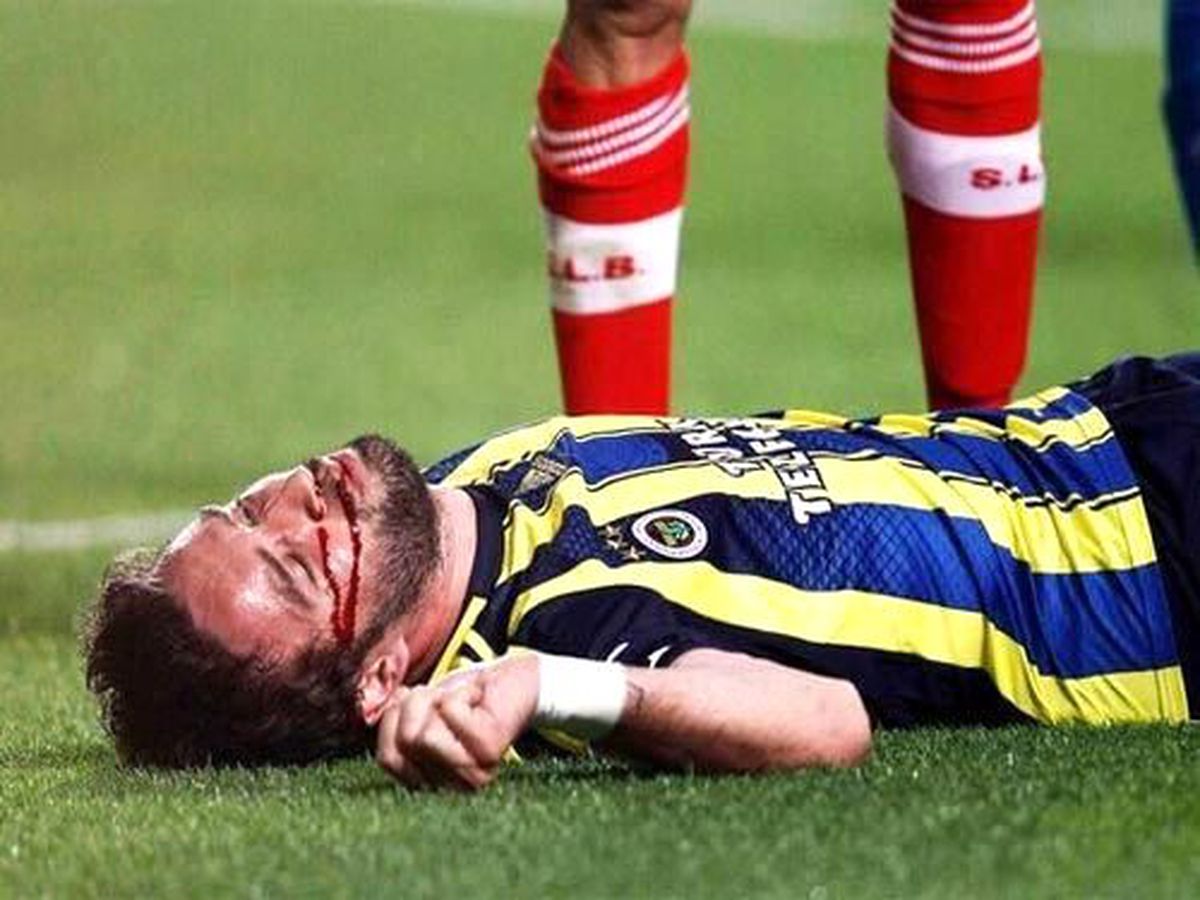 Fenerbahçe\'de Gökhan Gönül\'ün Sakatlığı