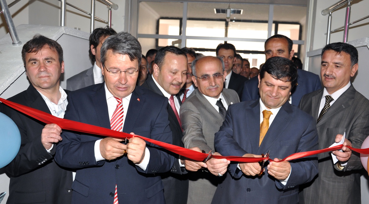 Gümüşhane'de Tübitak Bilim Fuarı Açıldı