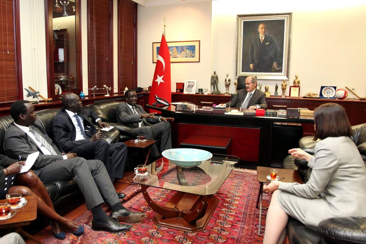 Güney Sudan Büyükelçisi\'nden Büyükerşen\'e Ziyaret