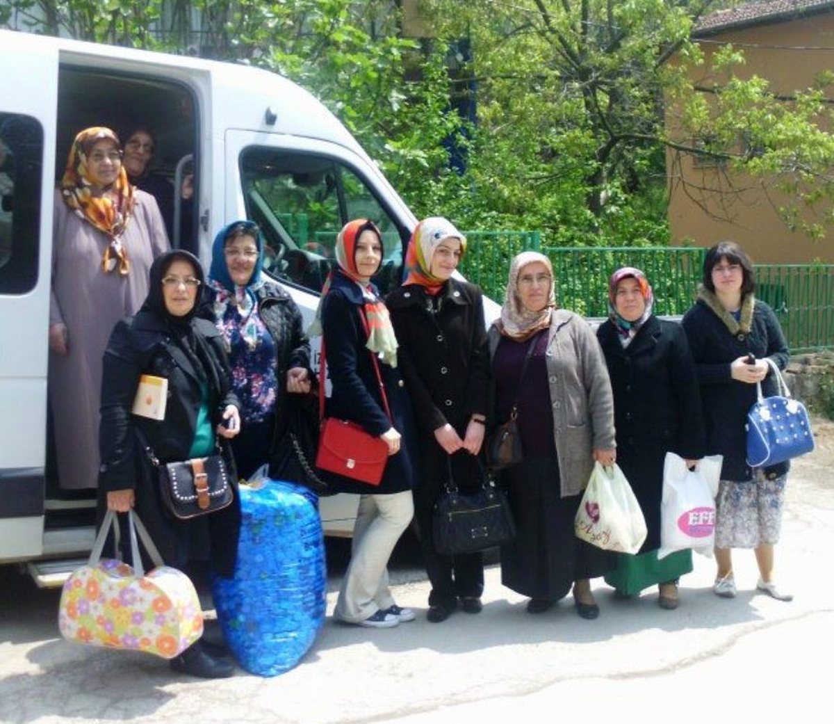 İzmek Kursiyerlerinden 10 Bin Mavi Kapak