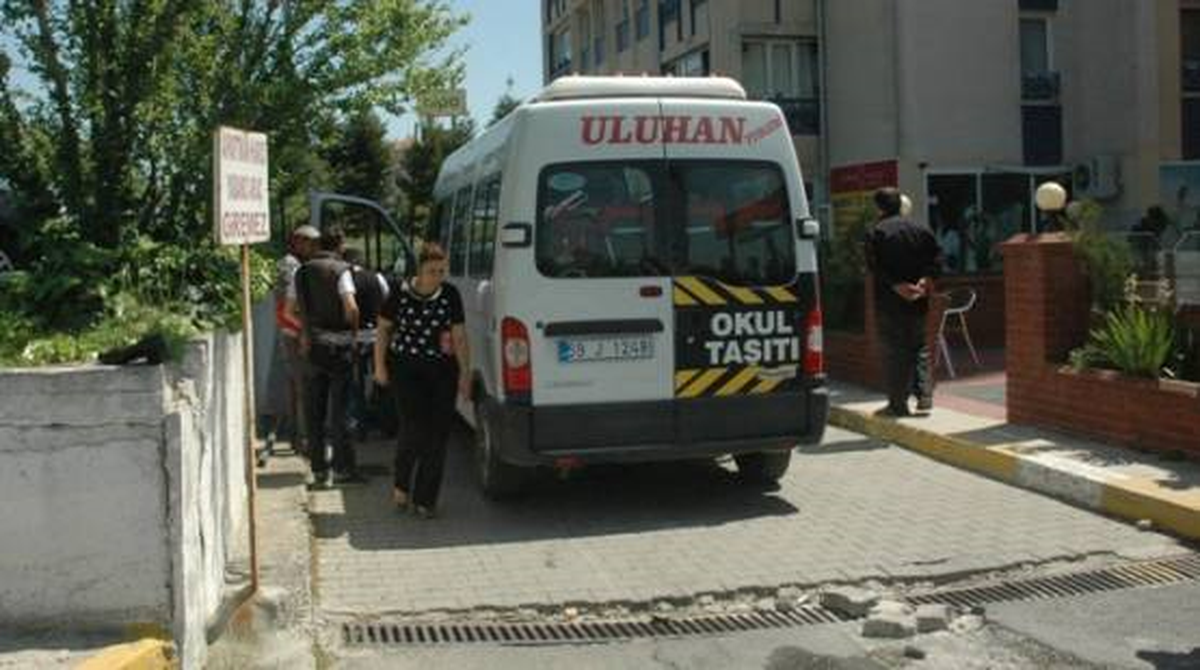 Manevra Yapan Öğrenci Servisi Yaşlı Kadını Ezdi, Sürücü Şoka Girdi