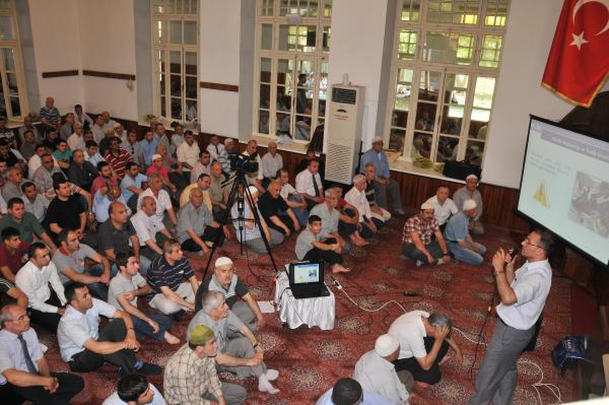 Polis, Camilerde Uyuşturucunun Zararlarını Anlattı
