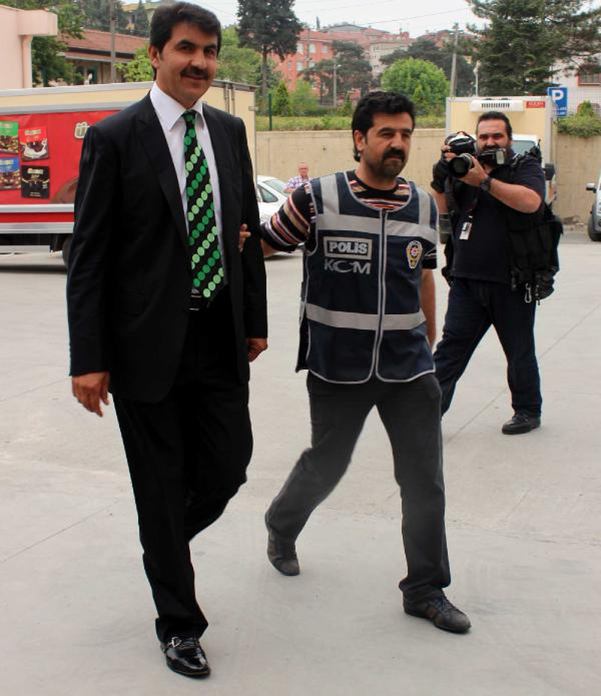 Sakarya\'yı Sarsan Yapı Denetim Operasyonu