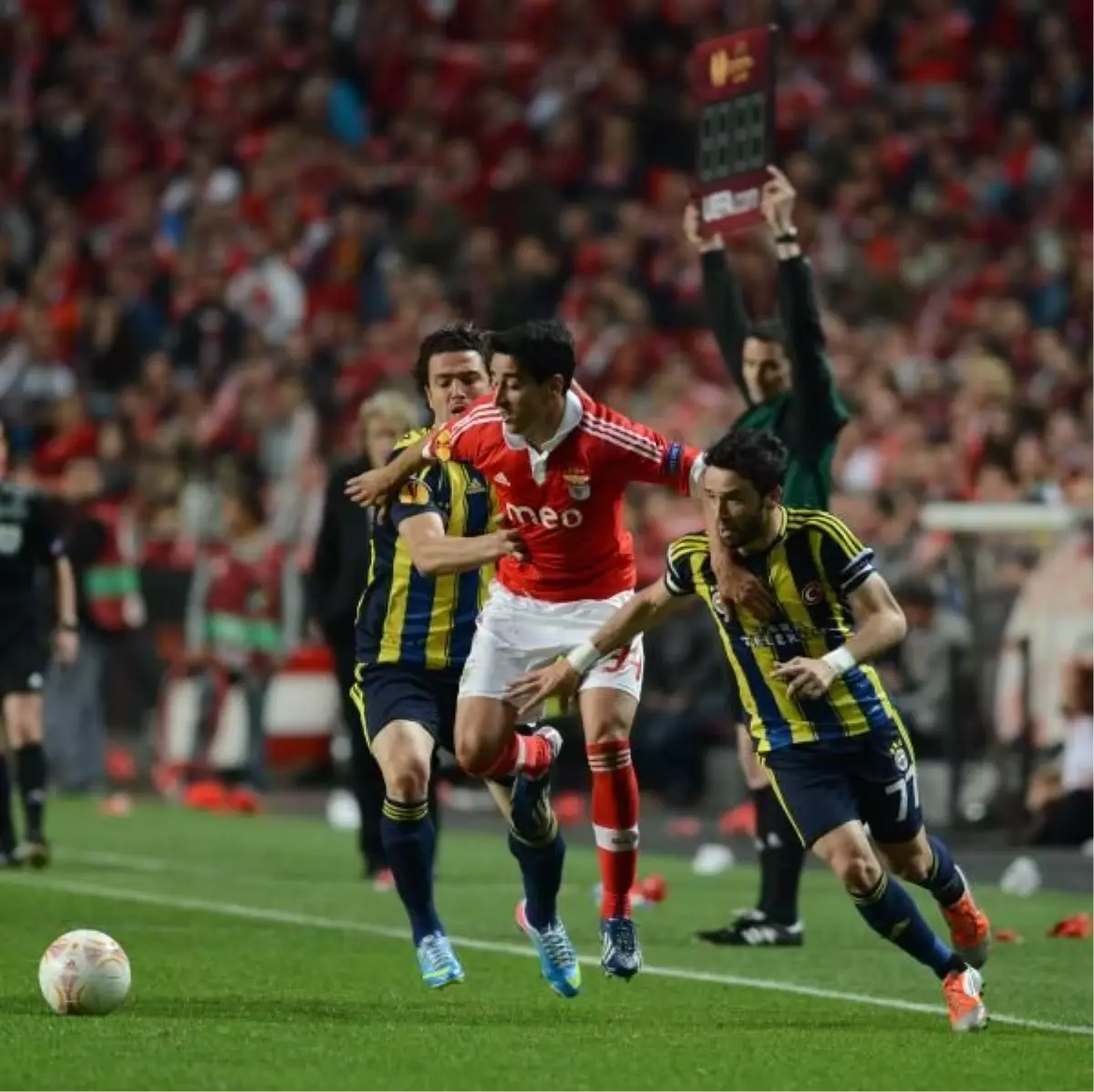 UEFA Avrupa Ligi Yarı Final Rövanş Maçında Fenerbahçe Portekiz Temsilcisi Benfica\'ya 3-1 Mağlup...