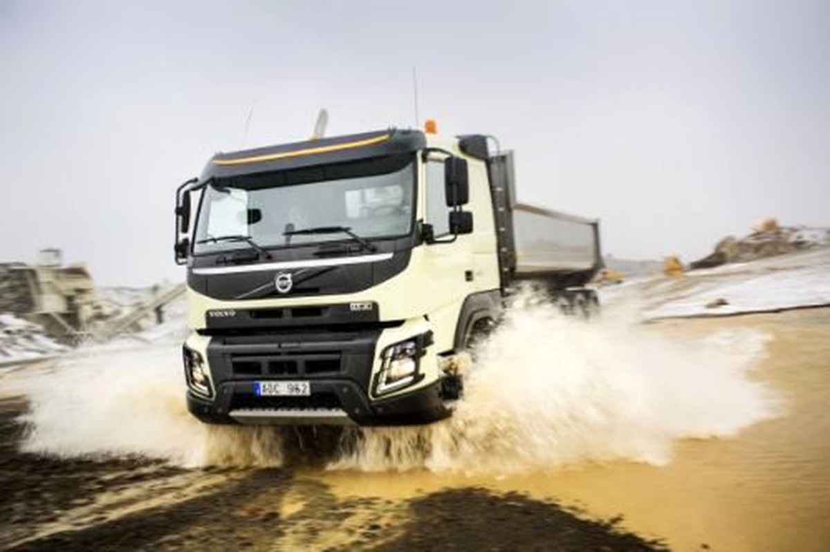 Yeni Volvo FMX, Üstün Yol Tutuş Sunuyor